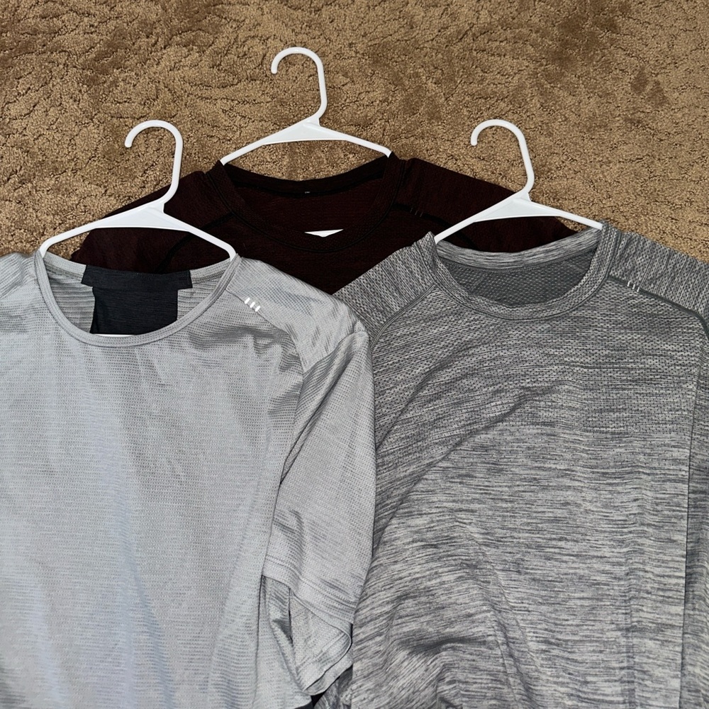 Lululemon Lot of 3 T Shirts